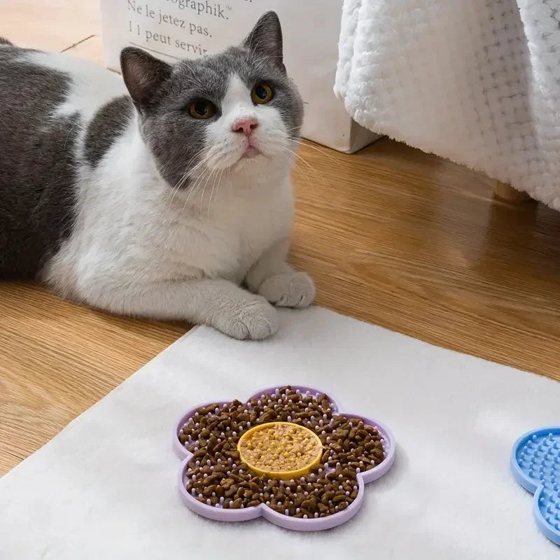 Sunflower Pet Lick Mat – Dual-Color Silicone Slow Feeder for Dogs & Cats, Non-Slip & Easy to Clean