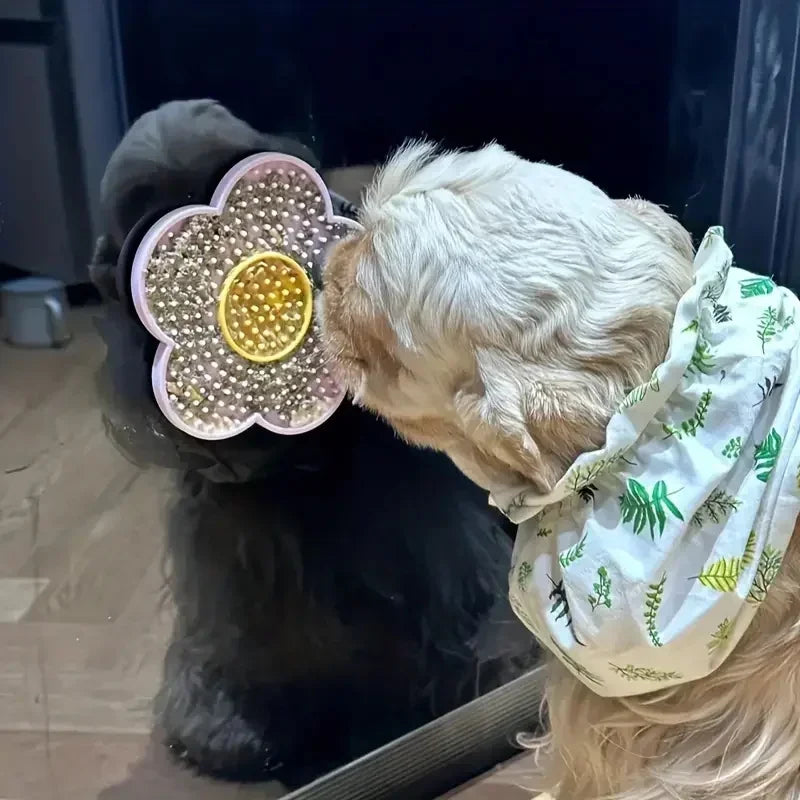 Sunflower Pet Lick Mat – Dual-Color Silicone Slow Feeder for Dogs & Cats, Non-Slip & Easy to Clean